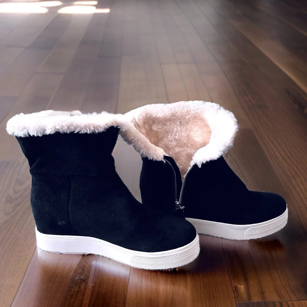 Steve Madden Black Suede Bootie with White Faux Fur Lining Trim Size 8-1/2 NWT - Picture 4 of 6